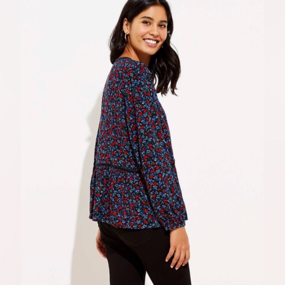 NEW Loft Floral Tie Neck Peplum Hem Blouse - Picture 2 of 9